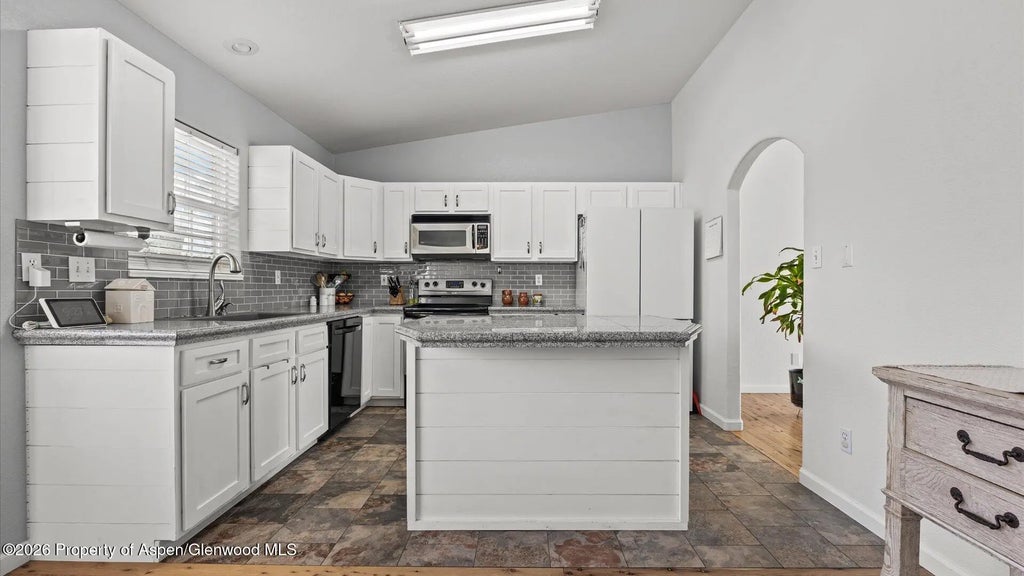 10 of 26 - 1557 E 12th Street, Rifle, CO