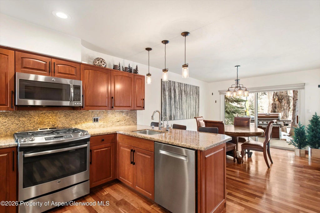 6 of 15 - 814 W Bleeker Street B5, Aspen, CO