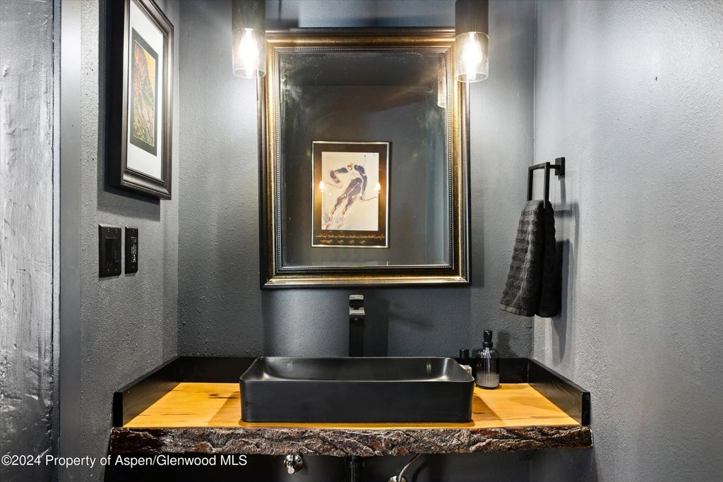 18 of 42 - 24 Cherry Lane, Emma, CO