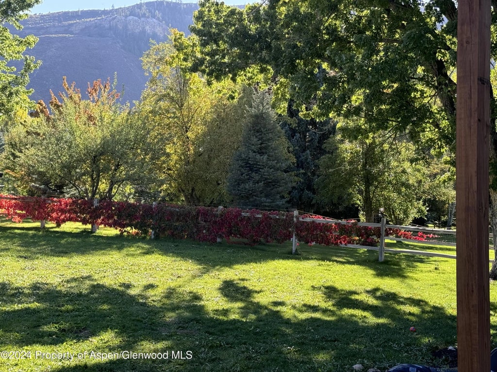 19 of 42 - 24 Cherry Lane, Emma, CO