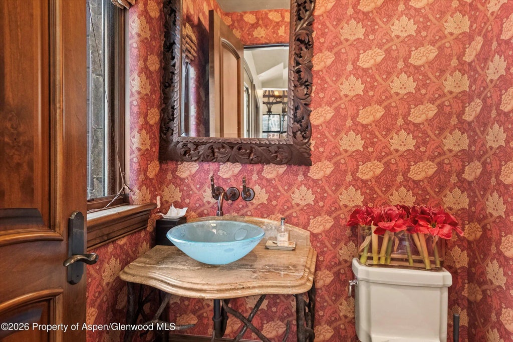 15 of 57 - 43001 E Highway 82, Aspen, CO