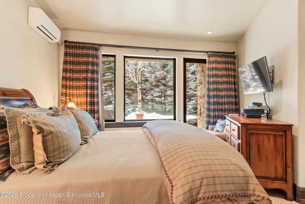 25 of 57 - 43001 E Highway 82, Aspen, CO