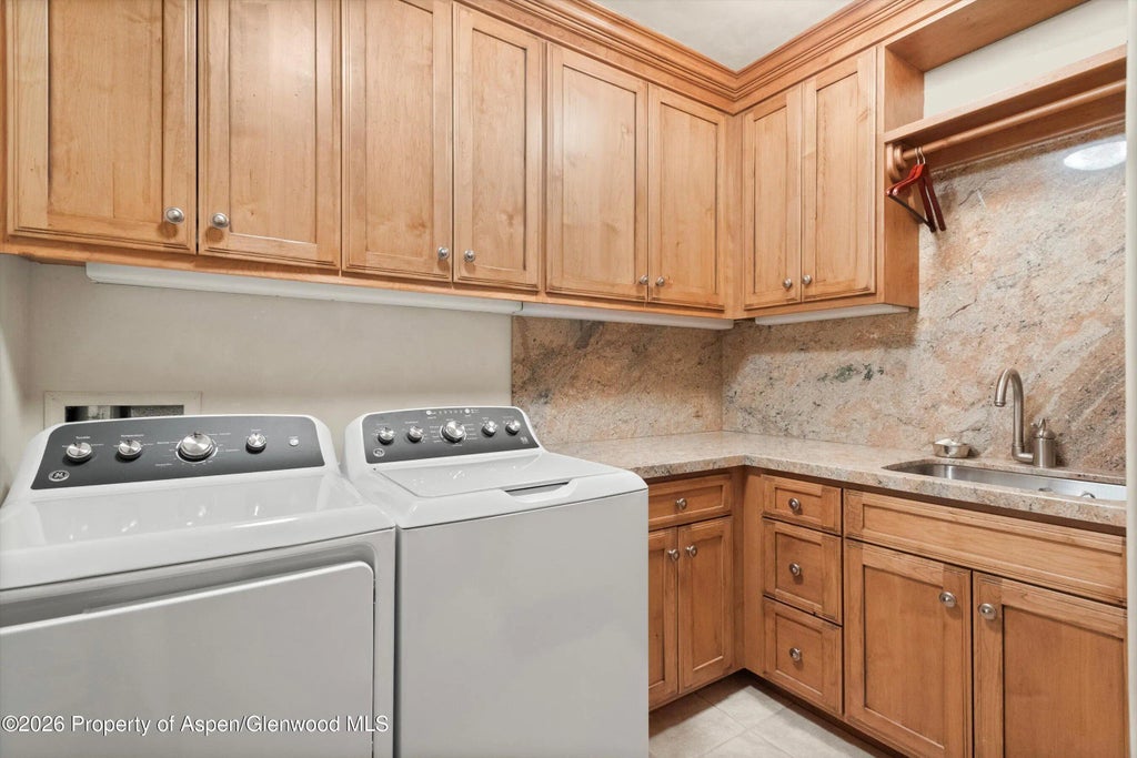 32 of 57 - 43001 E Highway 82, Aspen, CO