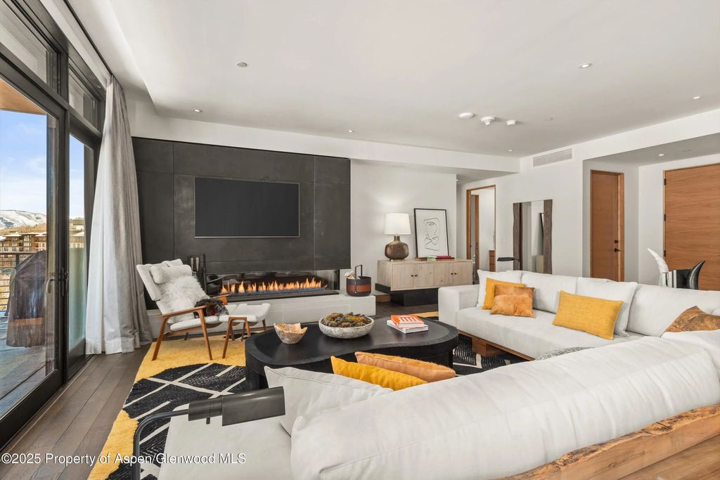 11 of 44 - 45 Wood Road 501, Snowmass Village, CO