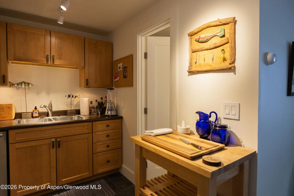 10 of 50 - 304 Waterview Drive, Snowmass, CO