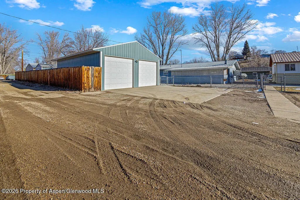 33 of 55 - 886 Washington Street, Craig, CO