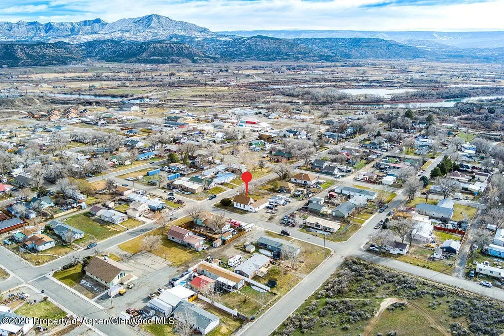 29 of 38 - 581 Denver Avenue, De Beque, CO