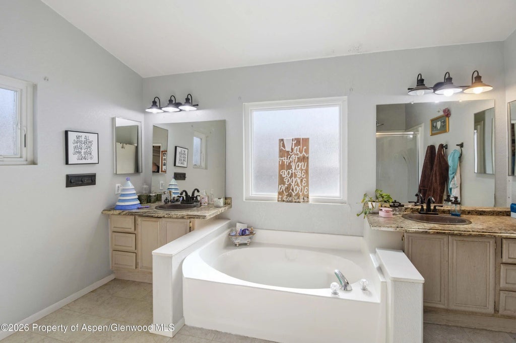 20 of 25 - 160 Mineota Drive, Silt, CO