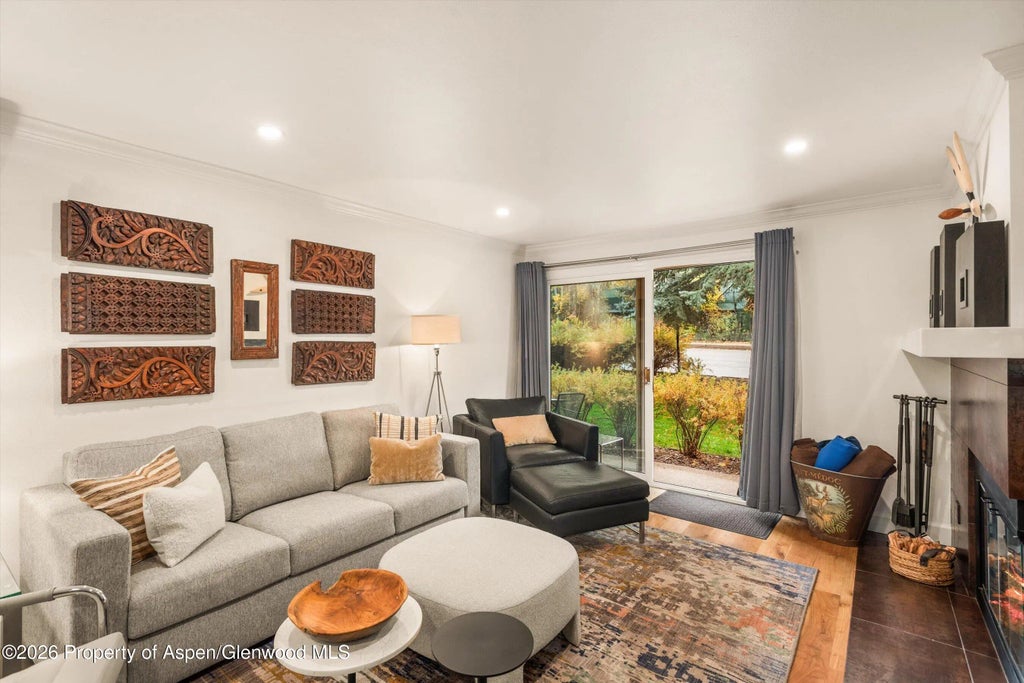 1 of 16 - 205 E Durant Avenue 1-b, Aspen, CO