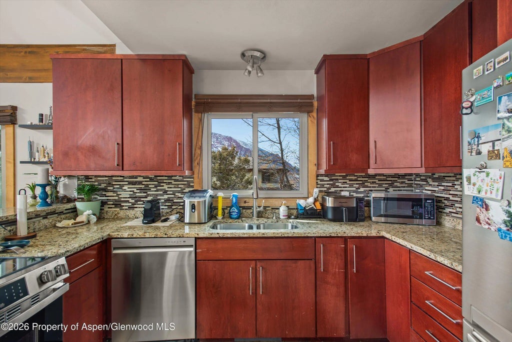 9 of 34 - 514 Echo Street, Glenwood Springs, CO