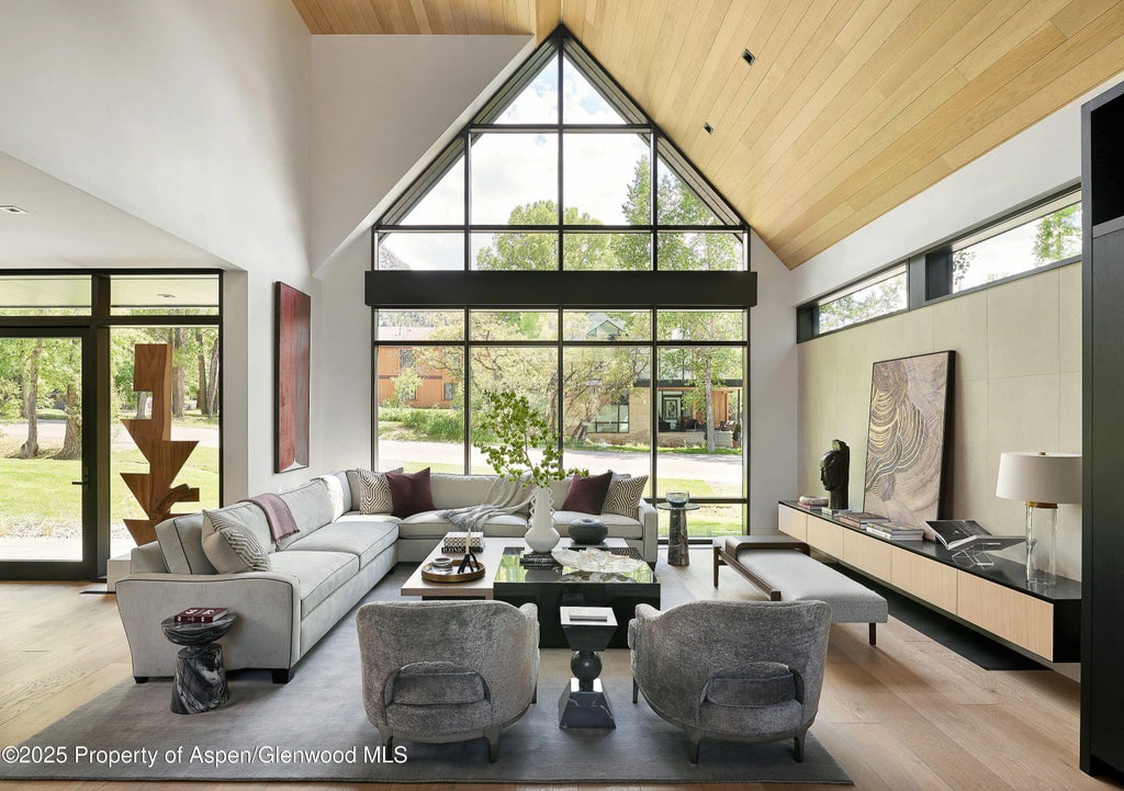 4 of 51 - 810 W Smuggler Street, Aspen, CO