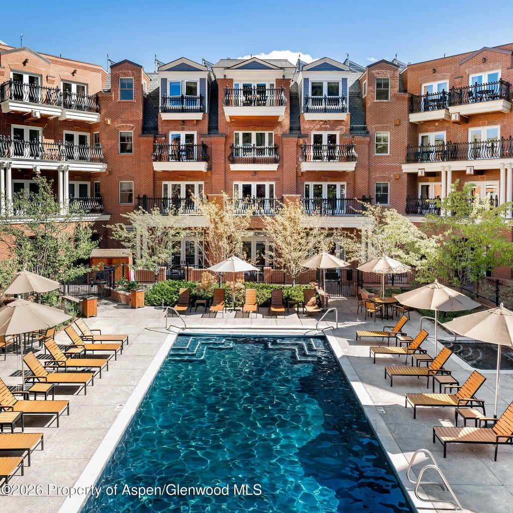 6 of 14 - 415 E Dean Street 23a, Week 8, Aspen, CO