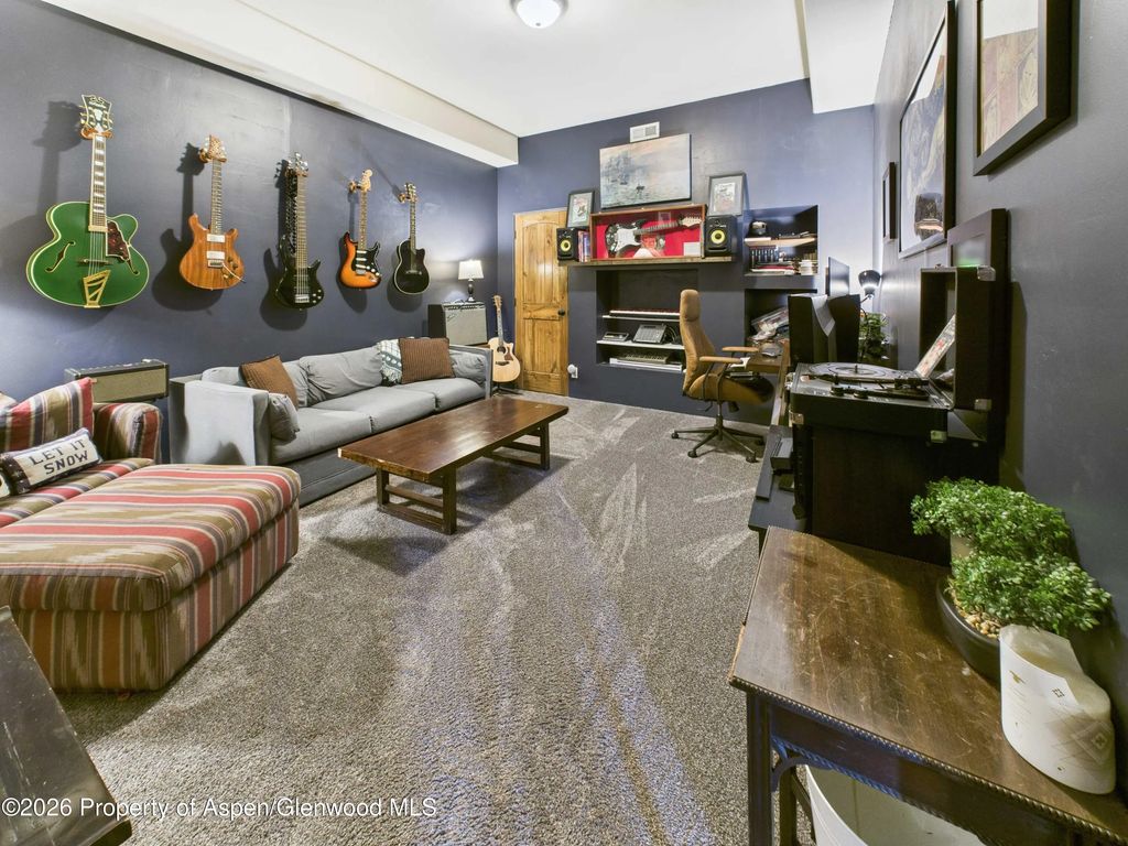 34 of 47 - 328 Los Adobes Drive, Carbondale, CO