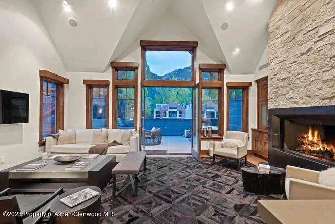 7 of 43 - 719 E Hopkins Avenue 202, Aspen, CO