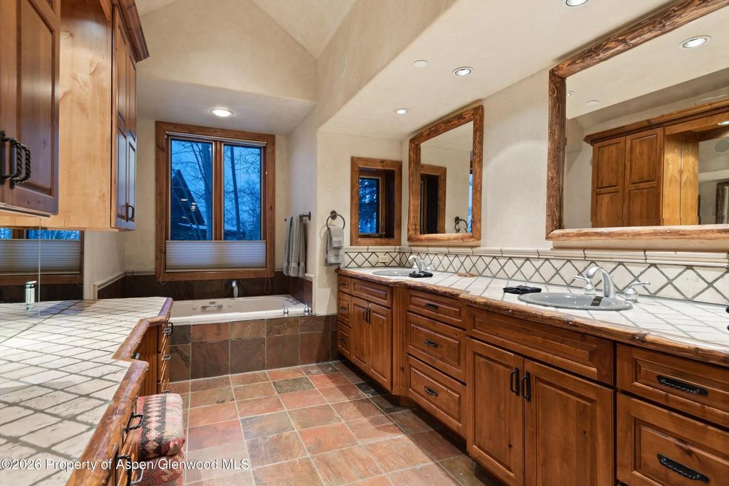 25 of 50 - 395 Silverlode Drive, Aspen, CO