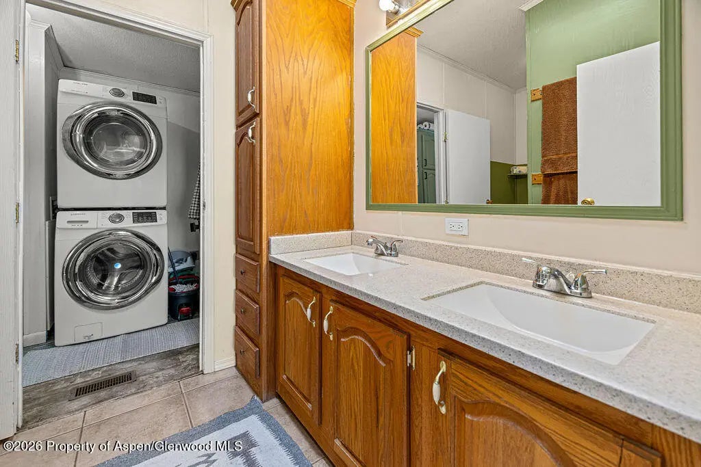 23 of 45 - 952 E 11th Street, Craig, CO