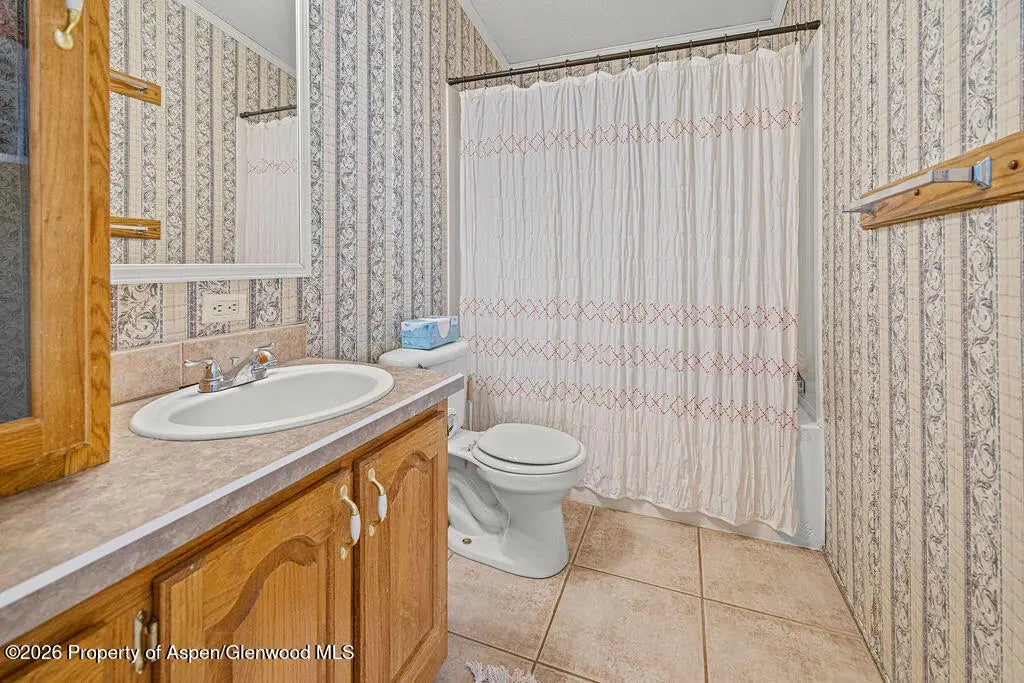 27 of 45 - 952 E 11th Street, Craig, CO