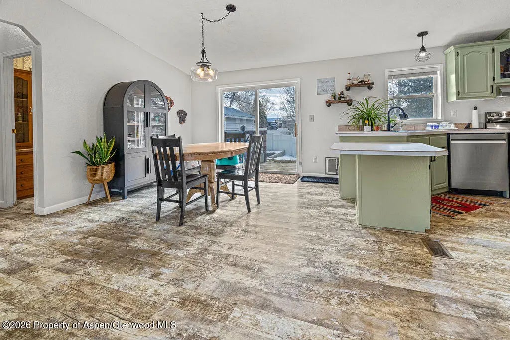 8 of 45 - 952 E 11th Street, Craig, CO