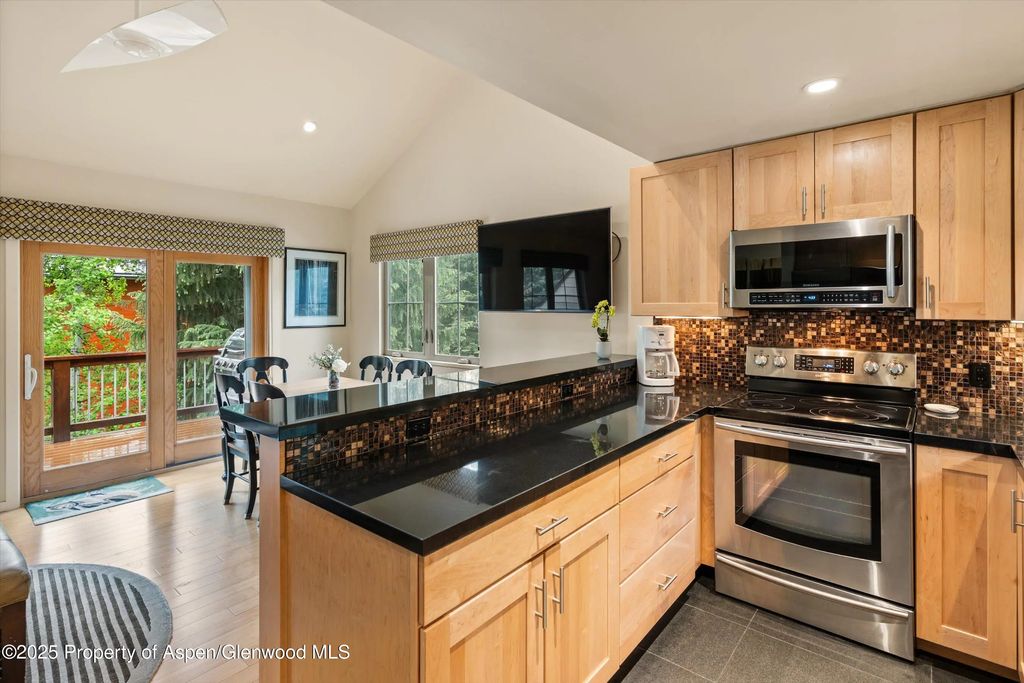 7 of 22 - 322 Park Avenue Unit 1, Aspen, CO