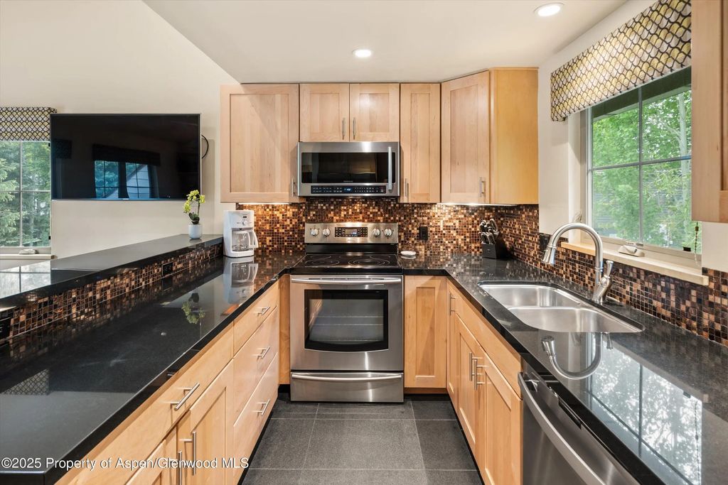 9 of 22 - 322 Park Avenue Unit 1, Aspen, CO