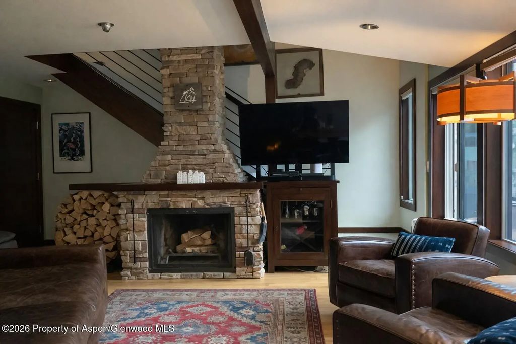 4 of 17 - 409 Park Circle 2, Aspen, CO