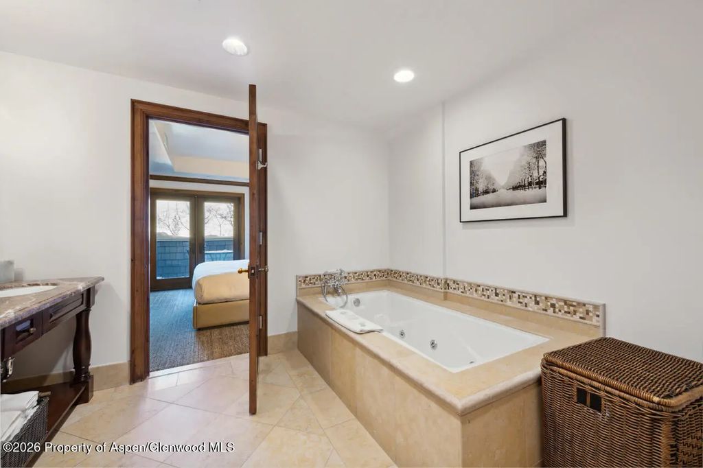 14 of 29 - 415 E Dean St., Unit 15, Weeks 51/52, Aspen, CO