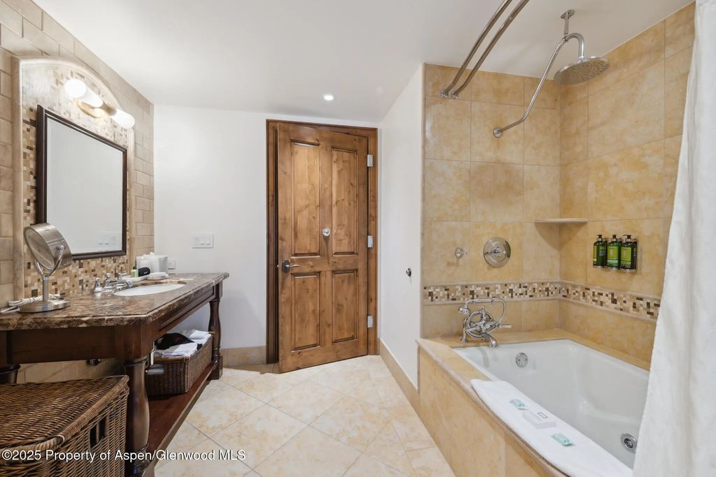 15 of 36 - 415 E Dean St., Unit 36, Weeks 5 & 6, Aspen, CO