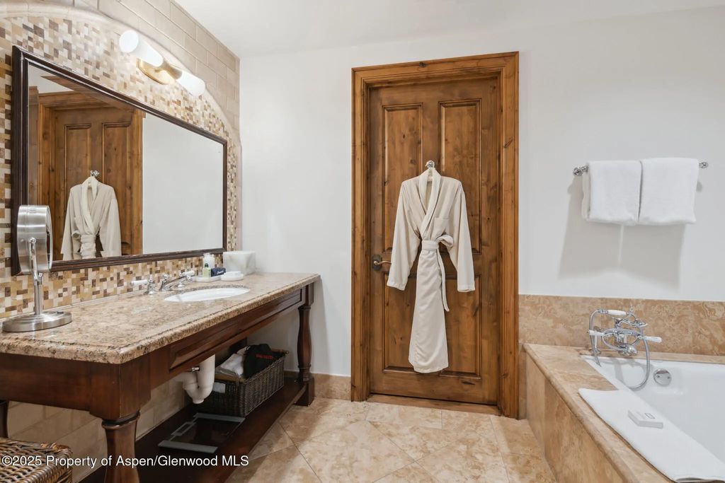 22 of 36 - 415 E Dean St., Unit 36, Weeks 5 & 6, Aspen, CO