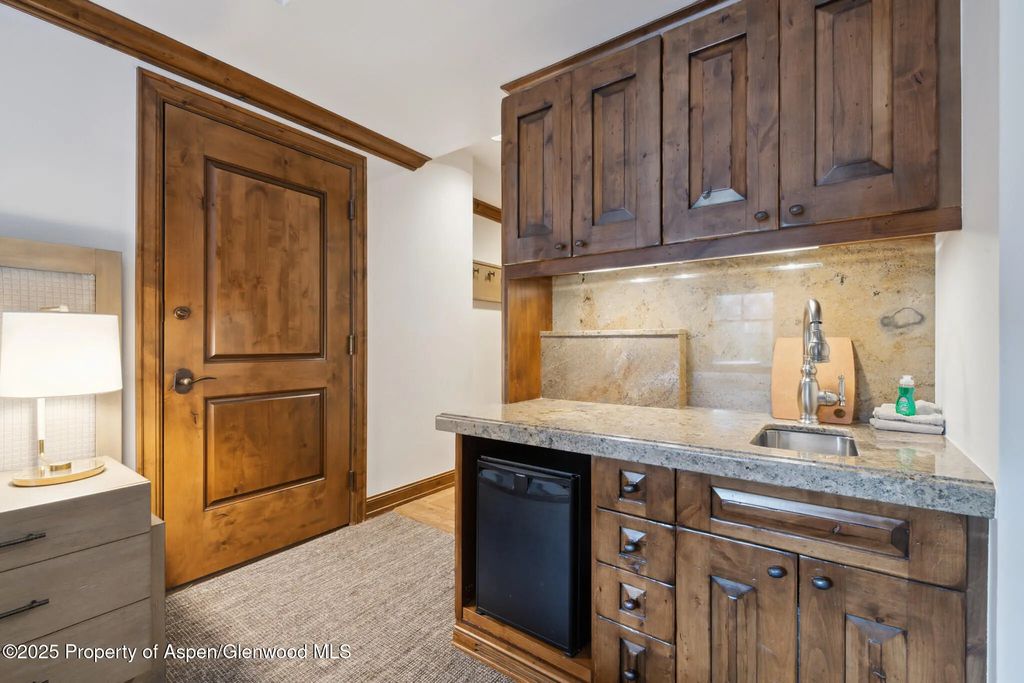 30 of 36 - 415 E Dean St., Unit 36, Weeks 5 & 6, Aspen, CO