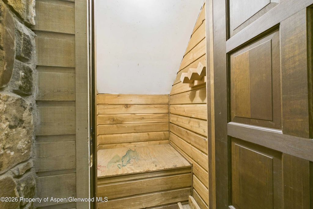 4 of 21 - 651 S Monarch Street 104, Aspen, CO