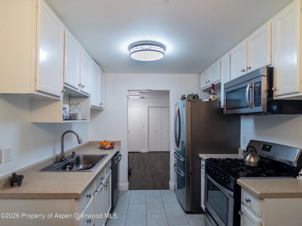 12 of 19 - 792 Castle Valley Boulevard B, New Castle, CO