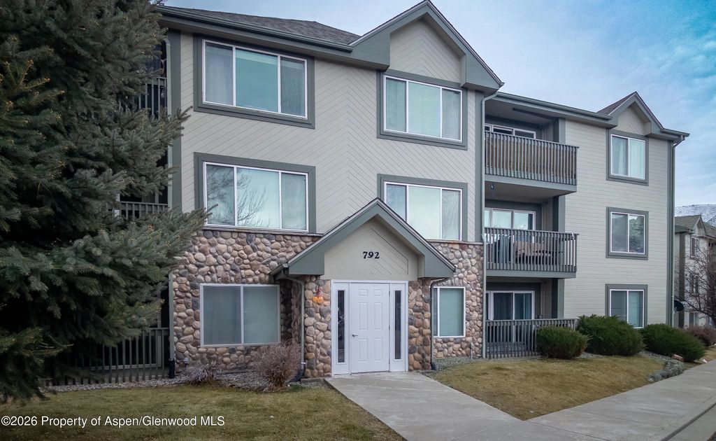 14 of 19 - 792 Castle Valley Boulevard B, New Castle, CO