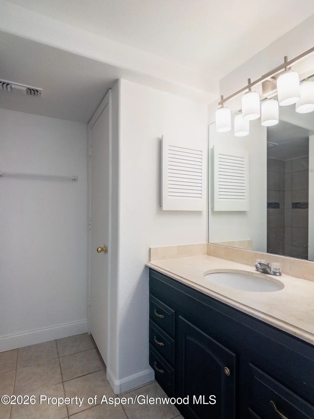 4 of 19 - 792 Castle Valley Boulevard B, New Castle, CO
