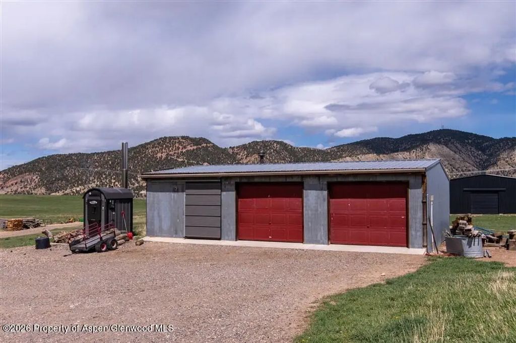 44 of 68 - 1553 County Road 13, Meeker, CO