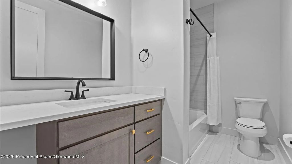 28 of 42 - 31 Mount Yale Court, New Castle, CO