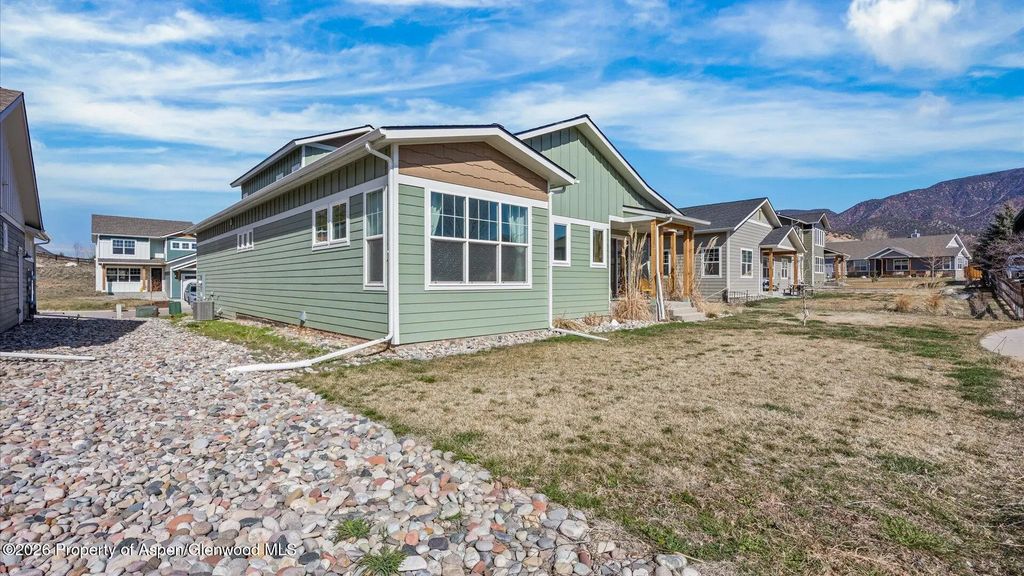 38 of 42 - 31 Mount Yale Court, New Castle, CO