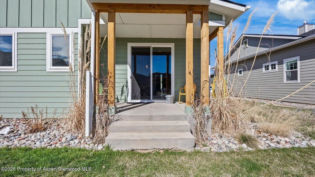 39 of 42 - 31 Mount Yale Court, New Castle, CO