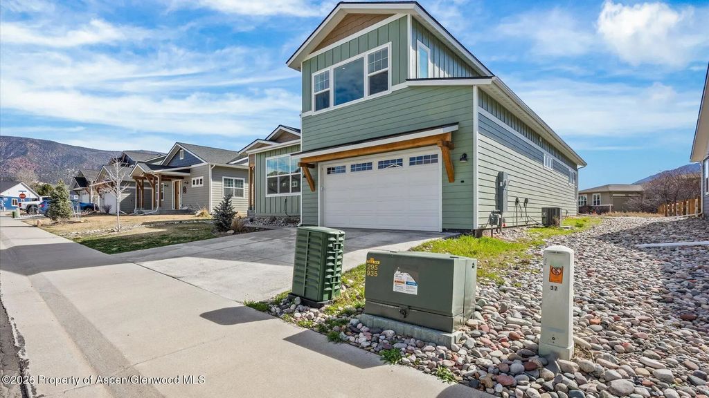 6 of 42 - 31 Mount Yale Court, New Castle, CO