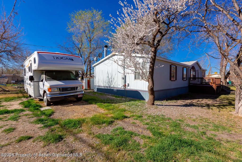 10 of 47 - 644 Lois Street, Clifton, CO