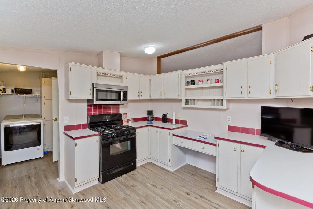 31 of 47 - 644 Lois Street, Clifton, CO