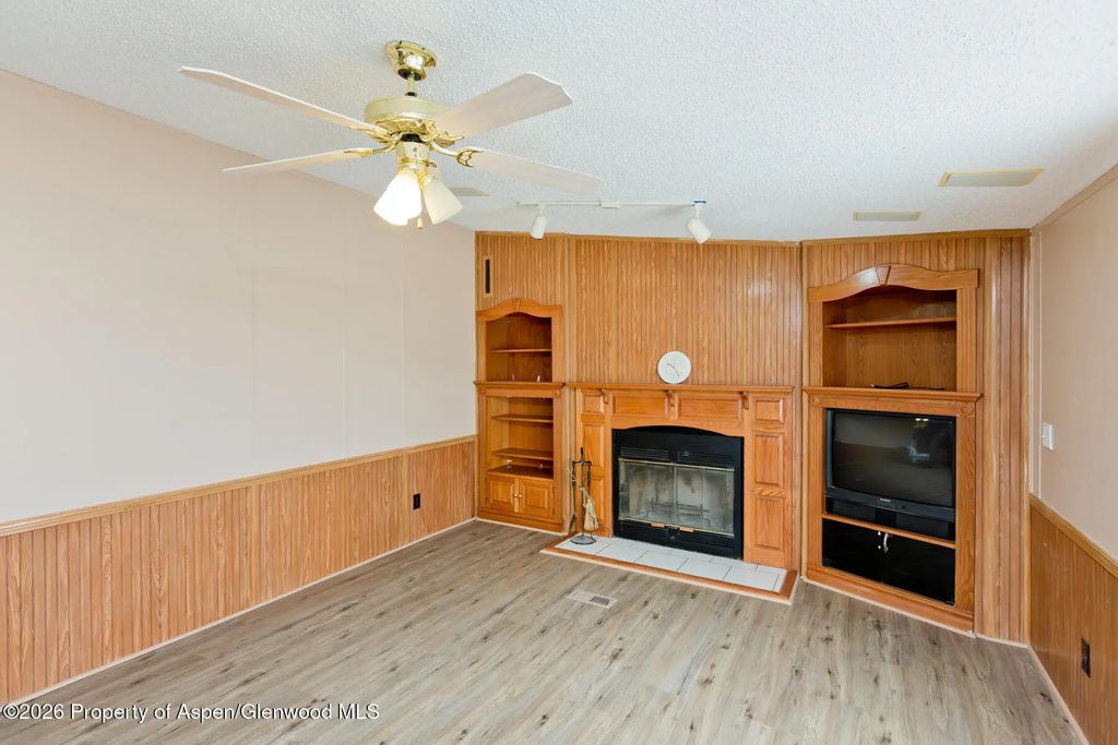 39 of 47 - 644 Lois Street, Clifton, CO