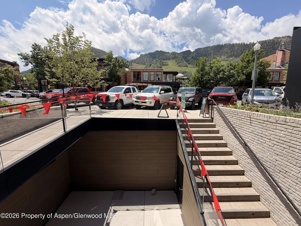 7 of 17 - 520 E Cooper Avenue Ll1 & Ll3, Aspen, CO