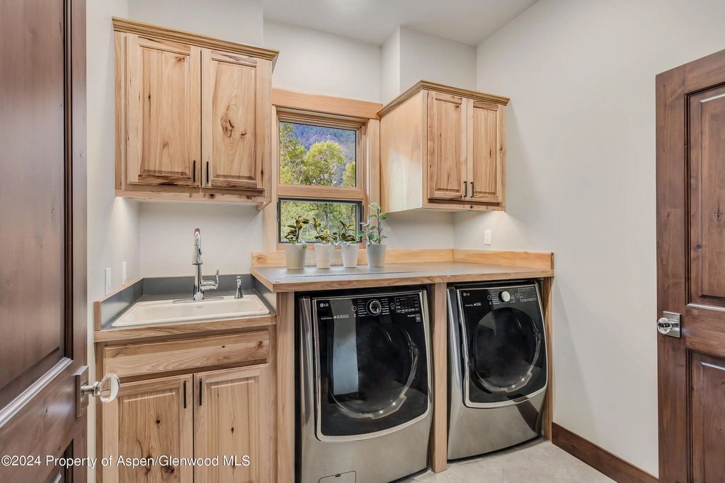 33 of 63 - 900 Dorais Way, Redstone, CO