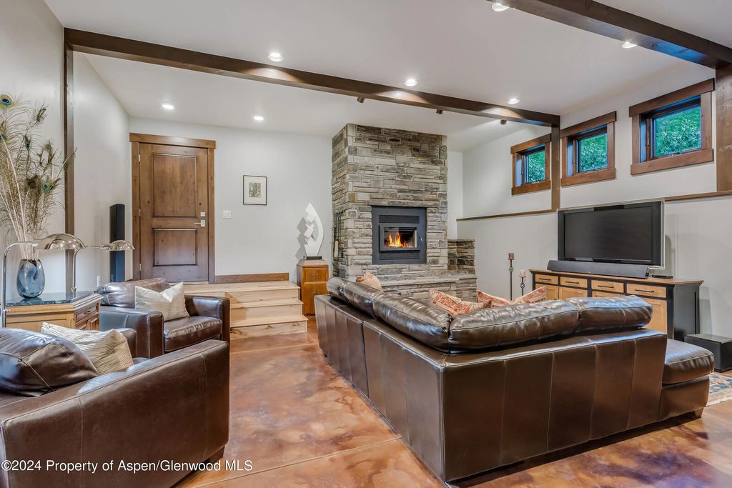 37 of 63 - 900 Dorais Way, Redstone, CO