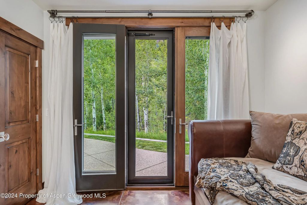 43 of 63 - 900 Dorais Way, Redstone, CO