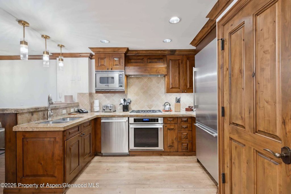 4 of 15 - 415 E Dean St, Unit 43, Week 11, Aspen, CO