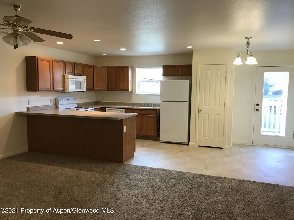 5 of 12 - 402 Yarrow Circle, Parachute, CO