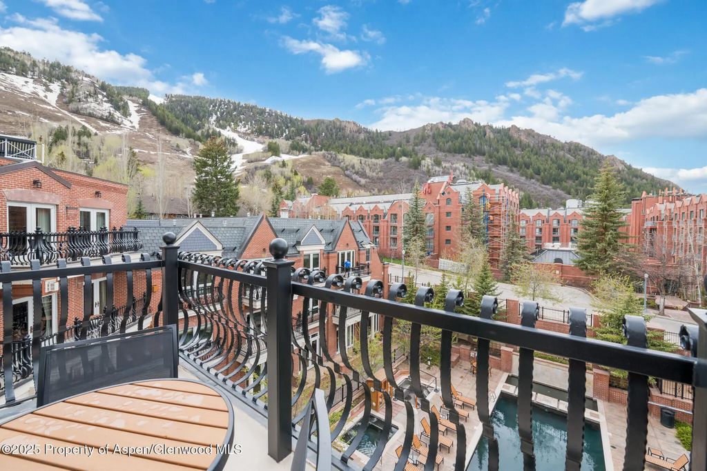 13 of 34 - 415 E Dean St, Unit 48, Week 8, Aspen, CO