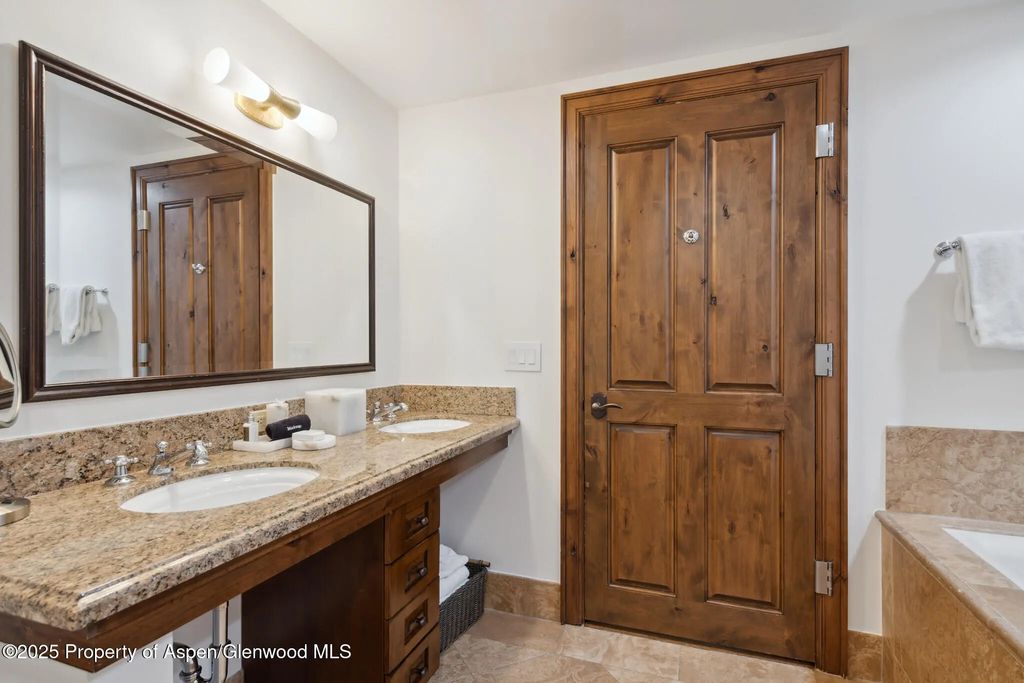 20 of 34 - 415 E Dean St, Unit 48, Week 8, Aspen, CO
