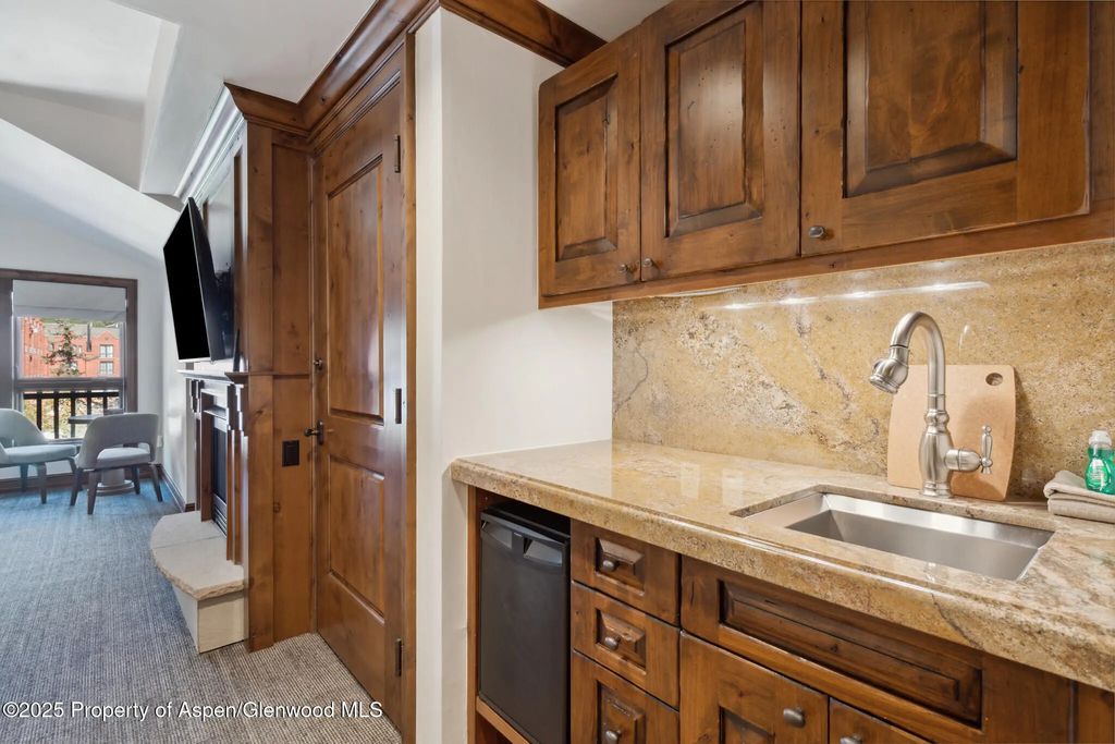 26 of 34 - 415 E Dean St, Unit 48, Week 8, Aspen, CO